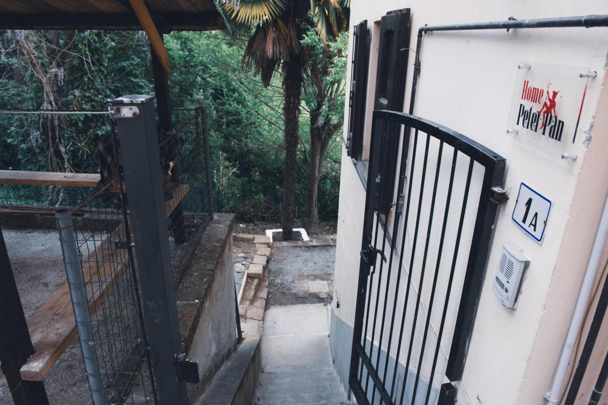 Home Peterpan, B&B Direttamente Sulla Piazza Casal Fiumanese Exteriér fotografie